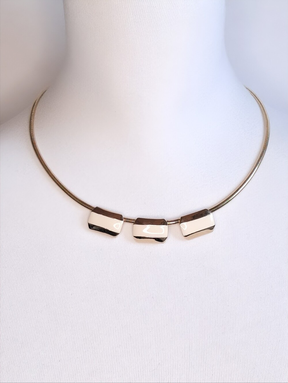 Monet | 1950’s | Collar Necklace | Gold and cream accents